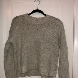 Brandy Melville Crew Neck Sweater